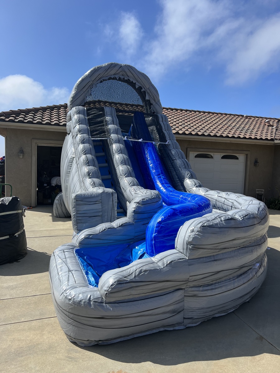 90 Degree Dual Lane Water Slide in La Mesa