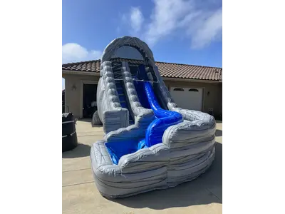 90 Degree Dual Lane Water Slide in La Mesa