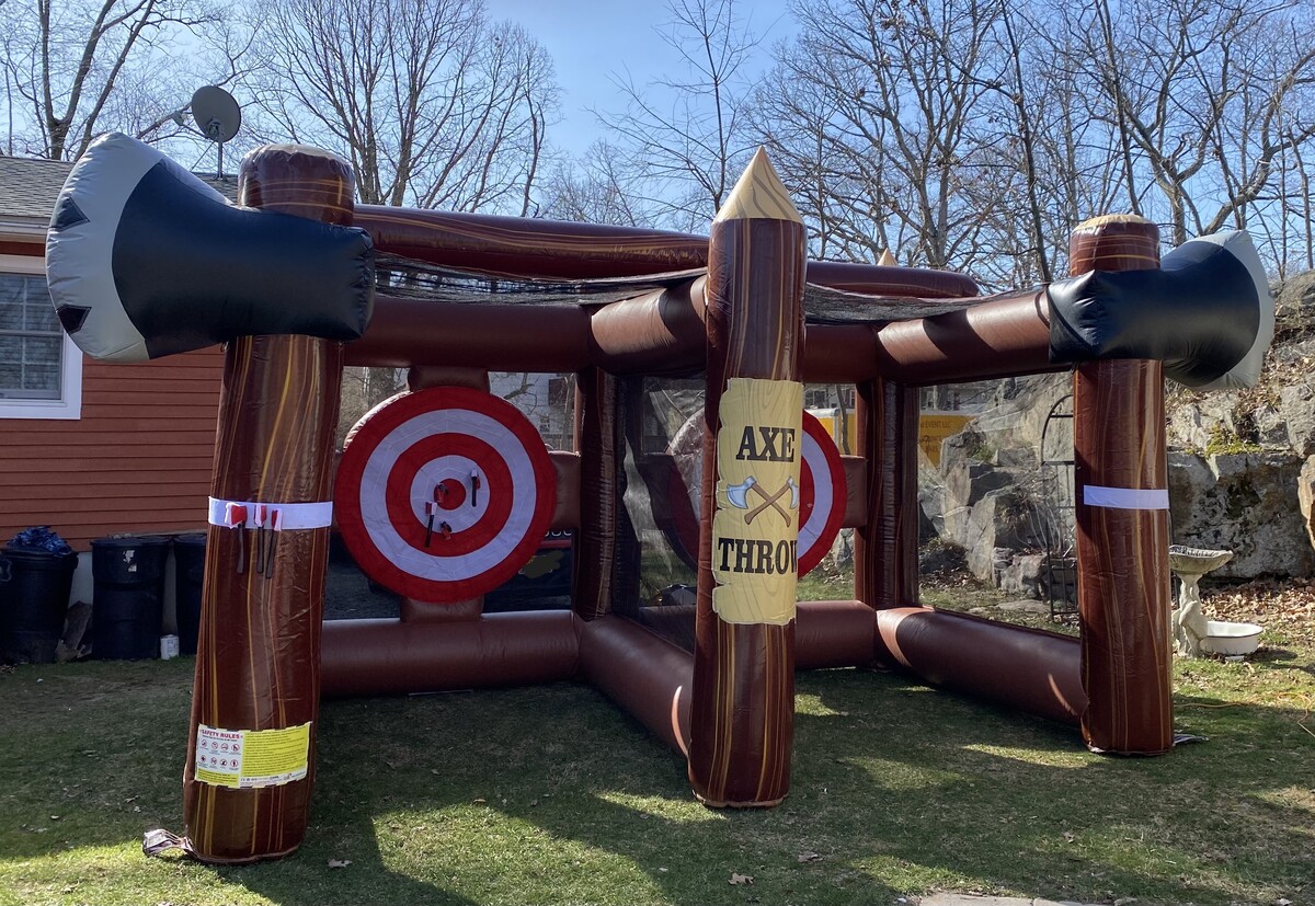 Double Axe Throw in Berkley Heights