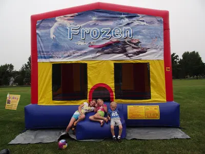 Frozen Funhouse Banner in Casco