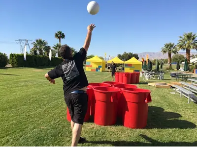 Yard pong