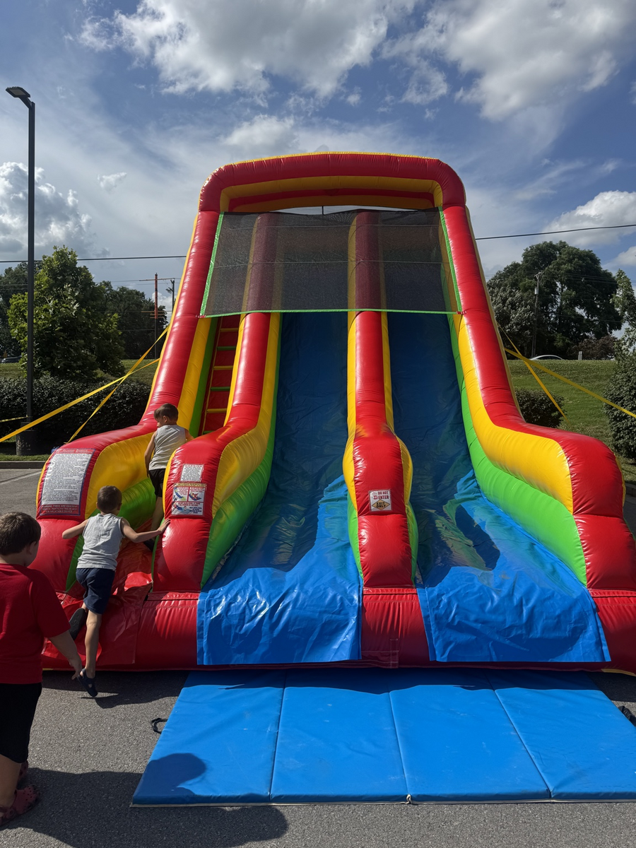 18ft Dual Lane Slide (Dry) in Winchester