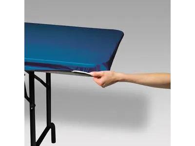 6' Stay put disposable tablecloth in Dennisville