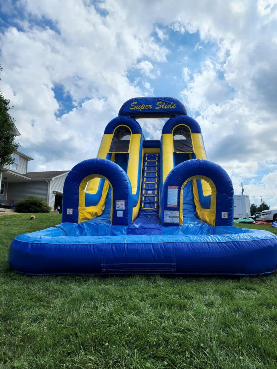20ft Dual Lane Super Slide in Nicholasville
