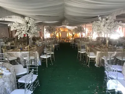 Chiavari Chairs Clear in Conway