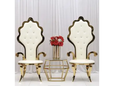 GOLD BRIDE AND GROOM CHAIR.