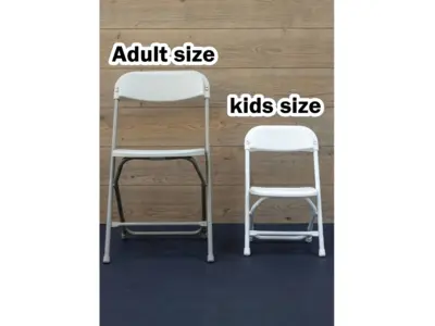 White folding chairs in orlando